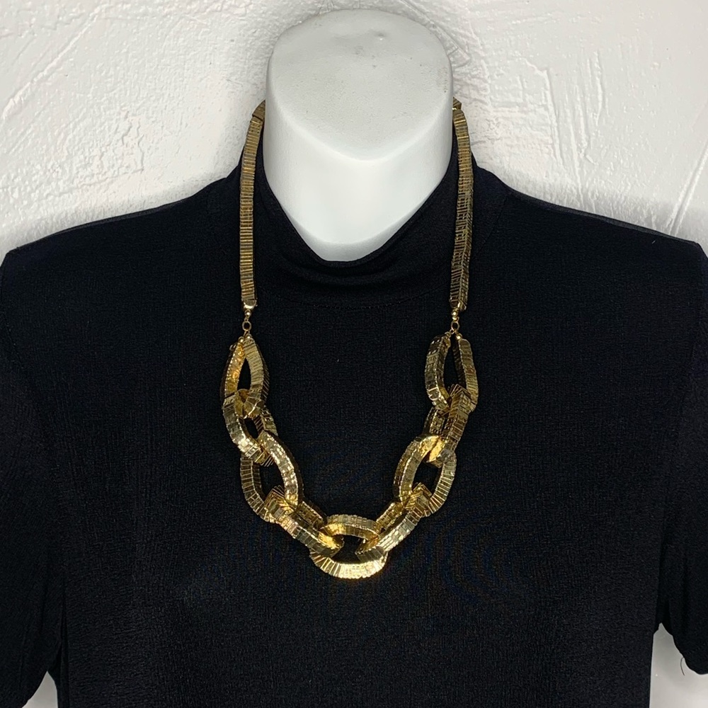 Gold Chainlink Necklace
